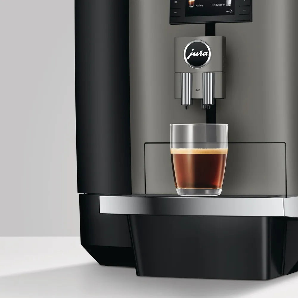 JURA Gastro X4c Dark Inox Professional Automatic Coffee Machine Festwasseranschluß Bandle incl.. Wartungspack