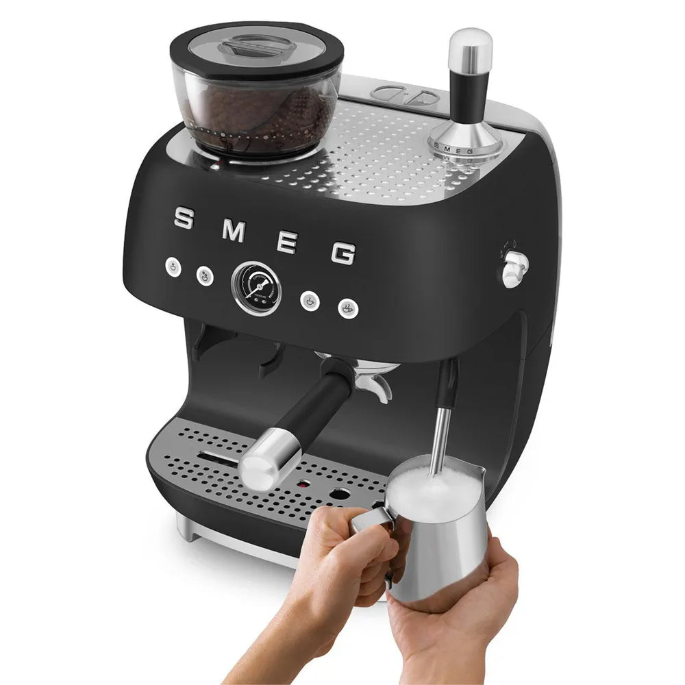 SMEG EGF03BLMEU 50s Style Siebträgermaschine with Kaffeemühle Black